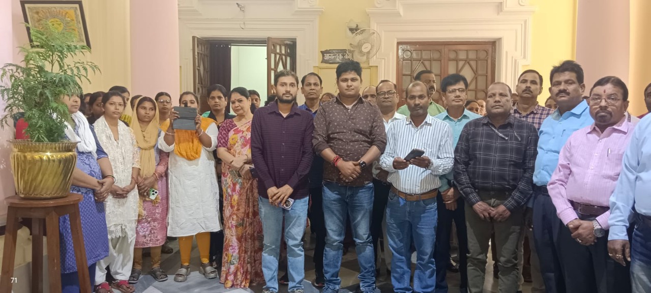 वंदे मातरम् के 150 वर्ष पूर्ण होने के उपलक्ष्‍य में सामूहिक गायन कार्यक्रम का आयोजन।