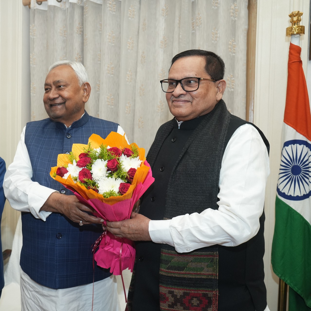 बिहार विधान परिषद् के माननीय सभापति श्री अवधेश नारायण सिंह ने शीतकालीन सत्र 211वें के प्रथम दिन माननीय मुख्यमंत्री श्री नीतीश कुमार जी से शिष्टाचार मुलाकात की।